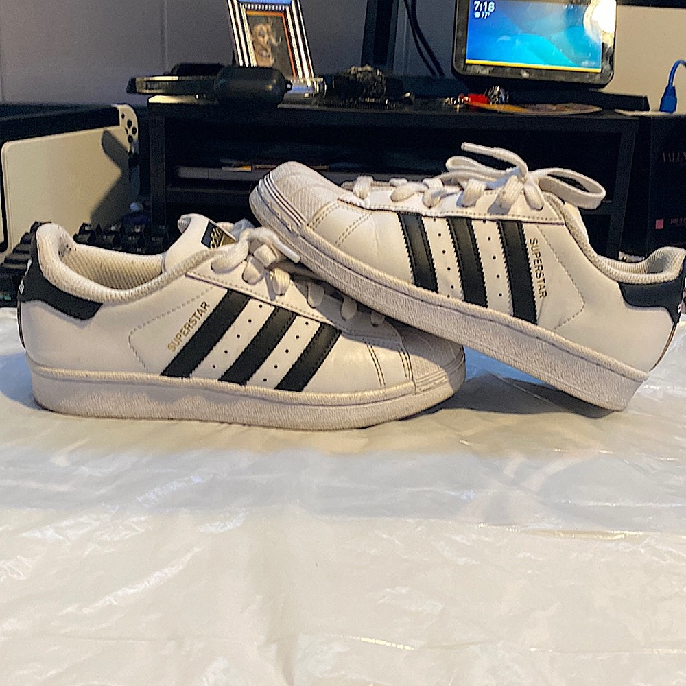Adidas super stars